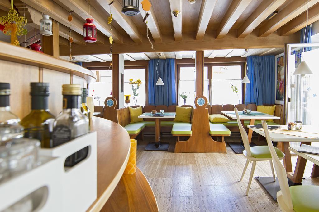 Chalet Madrisa กอร์วารา อิน บาเดีย ภายนอก รูปภาพ