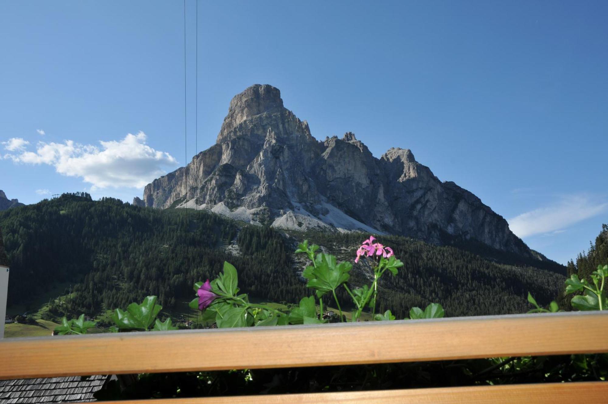 Chalet Madrisa กอร์วารา อิน บาเดีย ภายนอก รูปภาพ