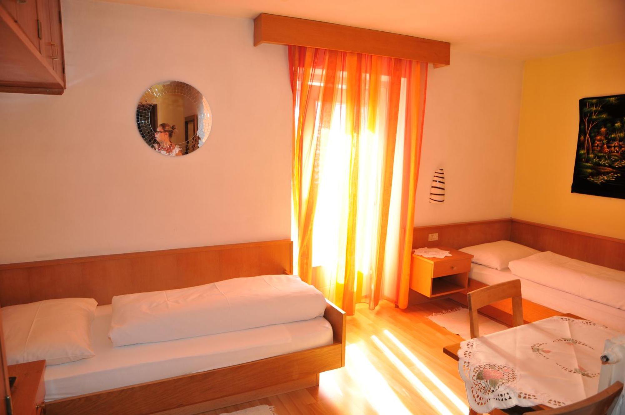 Chalet Madrisa กอร์วารา อิน บาเดีย ภายนอก รูปภาพ