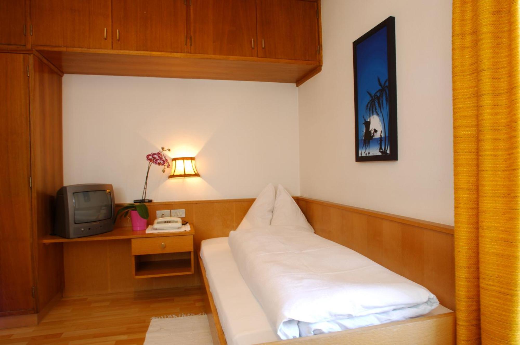 Chalet Madrisa กอร์วารา อิน บาเดีย ภายนอก รูปภาพ