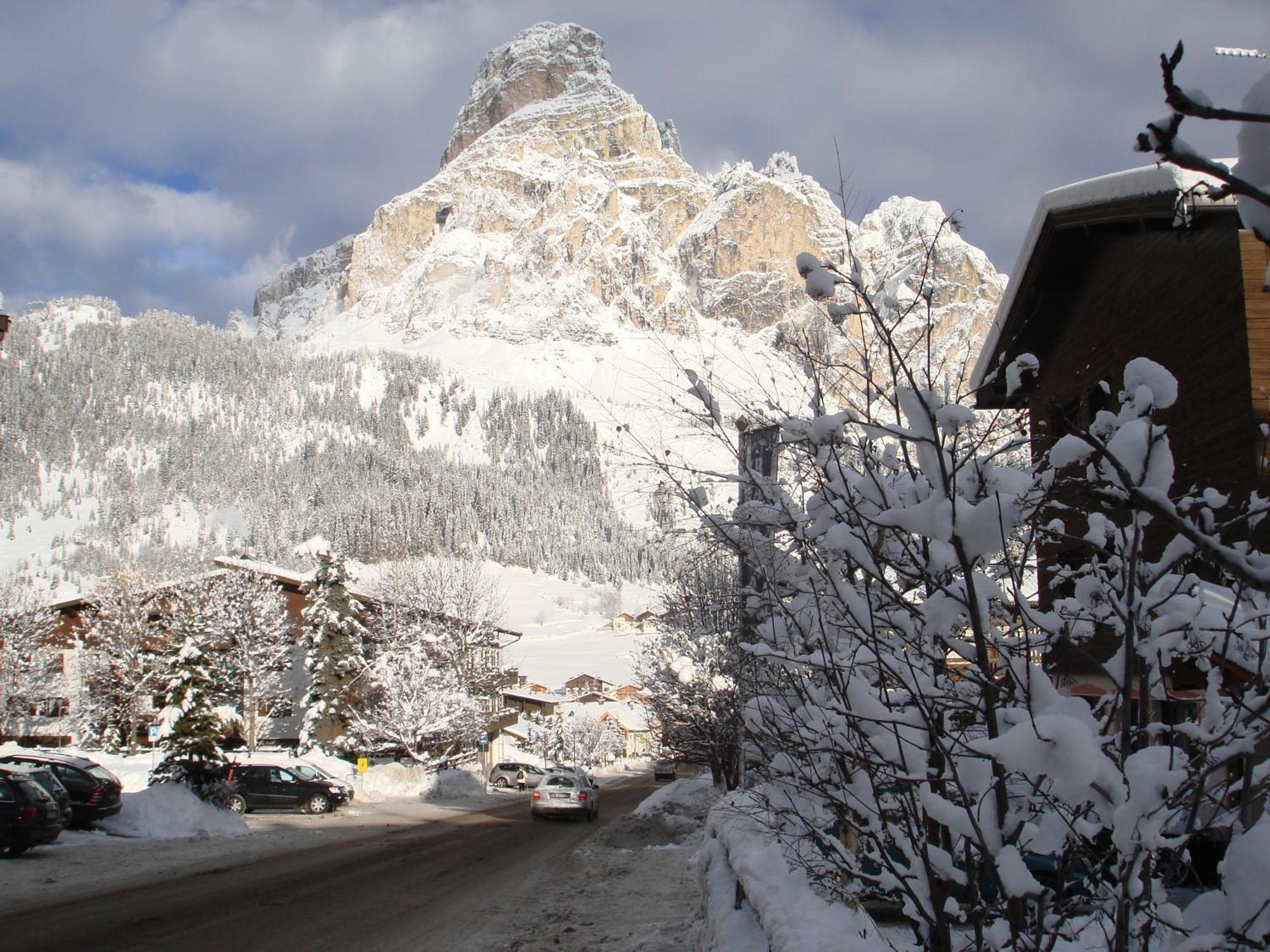 Chalet Madrisa กอร์วารา อิน บาเดีย ภายนอก รูปภาพ