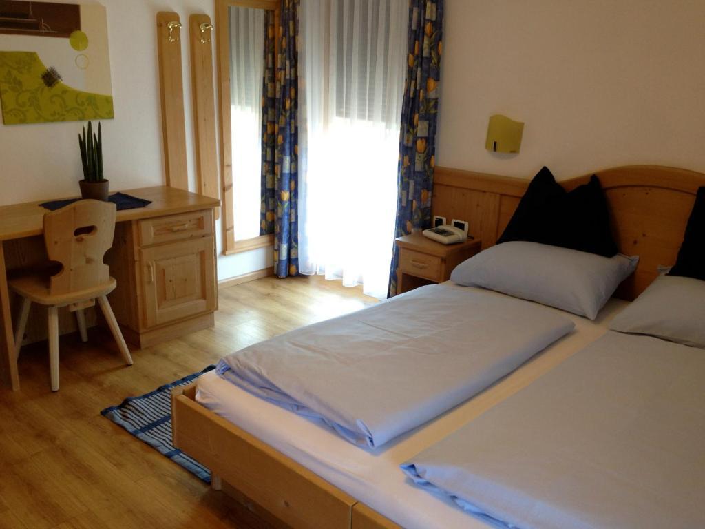 Chalet Madrisa กอร์วารา อิน บาเดีย ภายนอก รูปภาพ