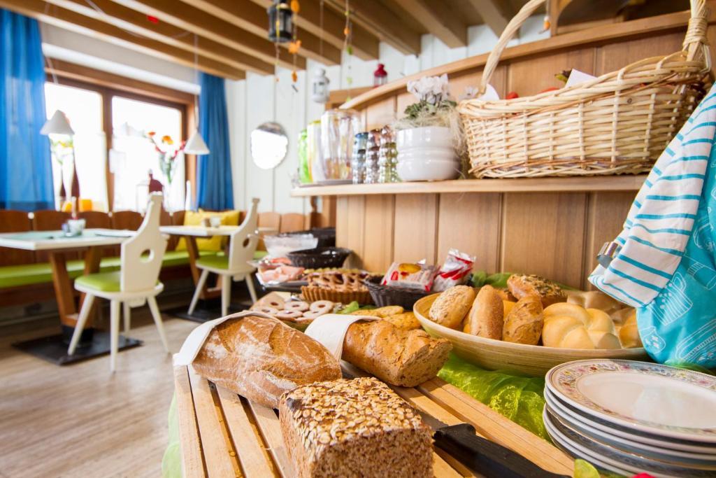 Chalet Madrisa กอร์วารา อิน บาเดีย ภายนอก รูปภาพ