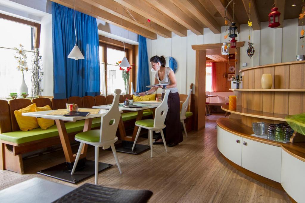 Chalet Madrisa กอร์วารา อิน บาเดีย ภายนอก รูปภาพ