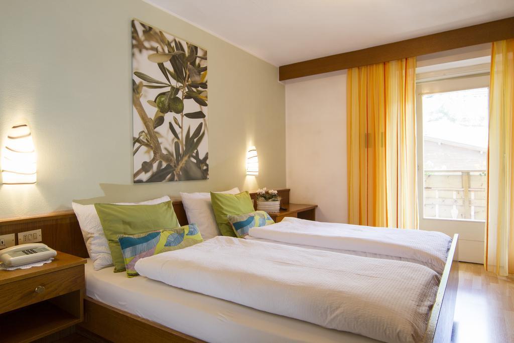 Chalet Madrisa กอร์วารา อิน บาเดีย ภายนอก รูปภาพ